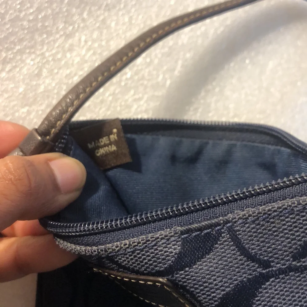 Coach Wristlet - Picture 8 of 9